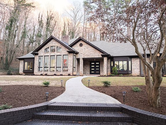 3rd image of 122 Golf View Dr