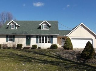 665 Fairway Dr, Jefferson, OH 44047