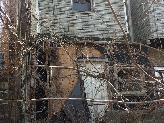 2nd image of 1013 W Erie Ave