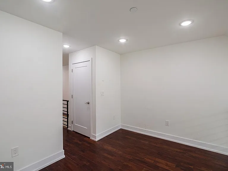1220 N Lecount St #A — Photo 22