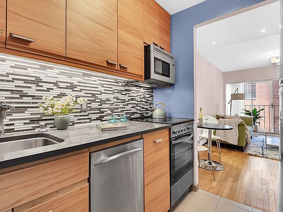 2nd image of 173 Hicks St APT 4E