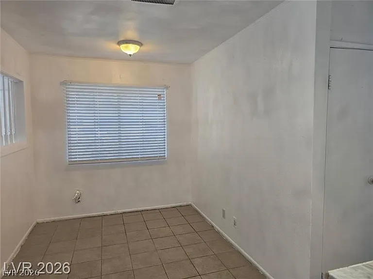 817 Duquesne Ave — Photo 11