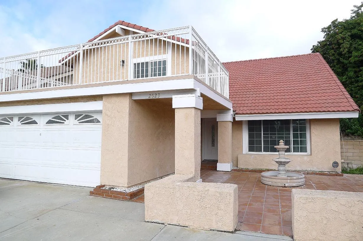 3 bed, 1925 sqft, $4,000 — Photo 1