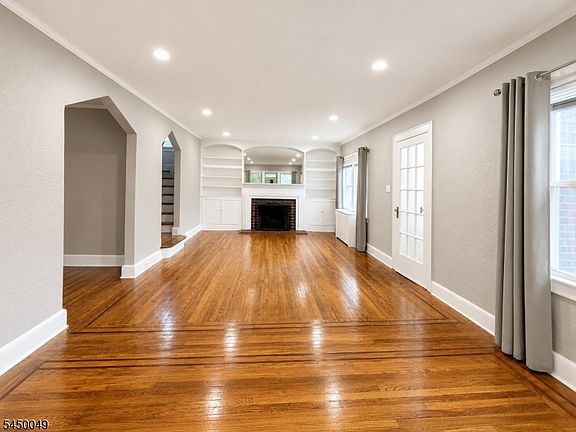 5th image of 10 Alden Rd