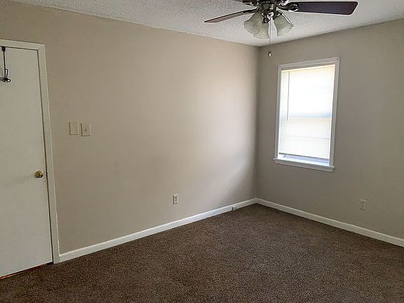 2nd image of 846 Pennell Ln