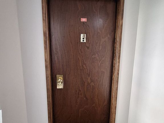 2nd image of 700 E 5th Ave APT 101