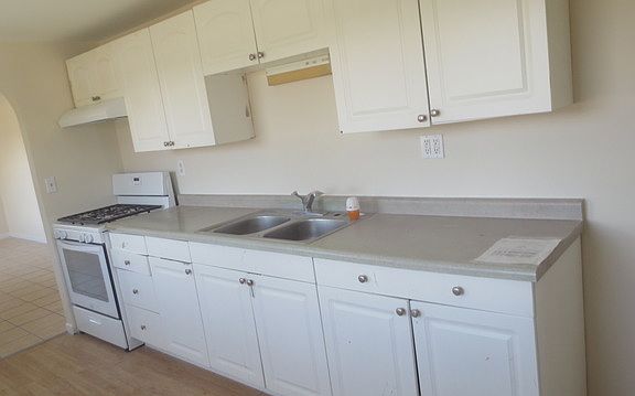 5th image of 206 Harrison St