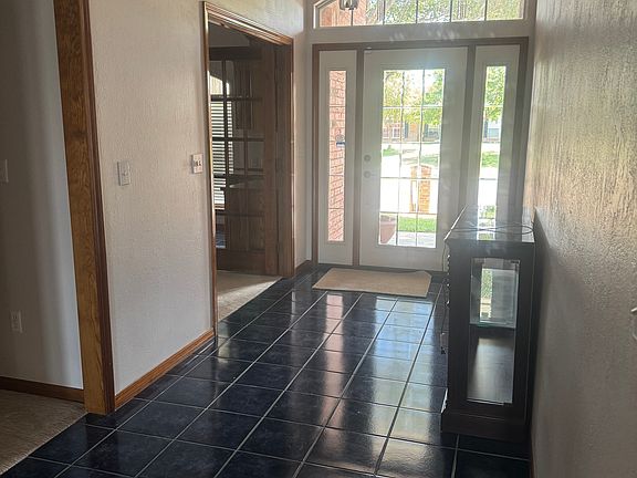 3rd image of 49 Cottonwood Ln