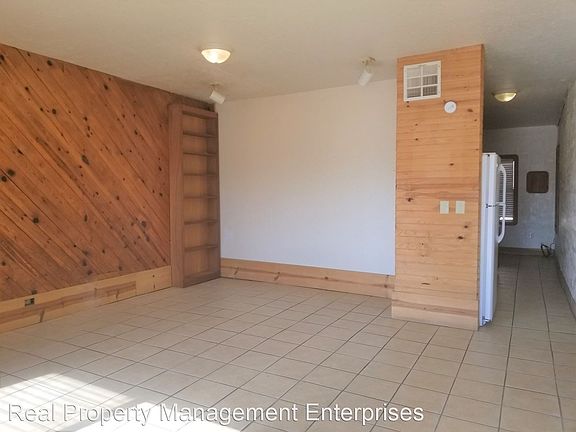 3rd image of 901 E Brooks St #6866472
