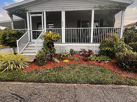 Lovely Front Yard