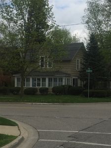 831 S Leroy St, Fenton, MI, 48430