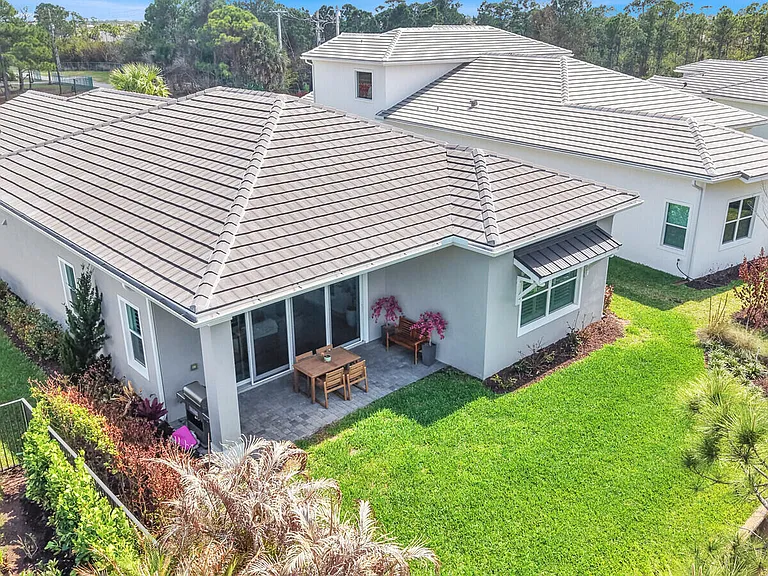 138 SE Palma St — Photo 49
