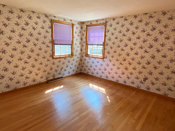 372 Middletown Avenue