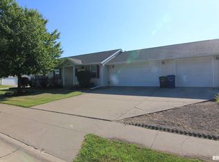 5885 N Howell St, Davenport, IA 52806