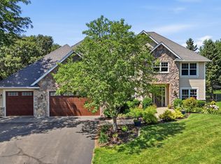 869 Mendakota Ct, Mendota Heights, MN 55120