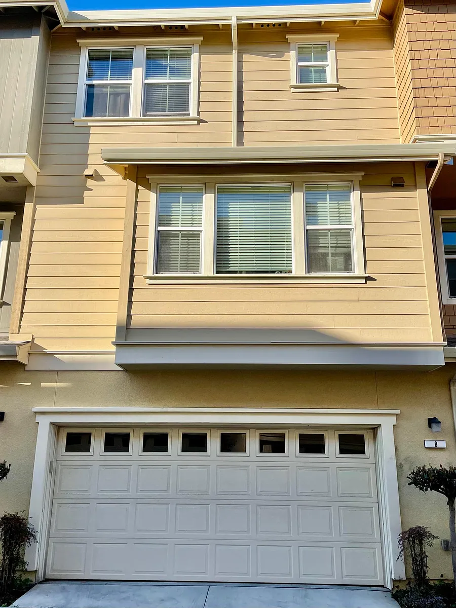Two car side-by-side garage - 8 Bremerton Cir