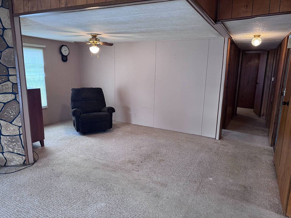 52239 Oxford Ln, photo 9