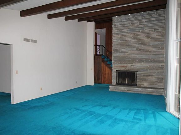 4th image of 430 Woodland Ln