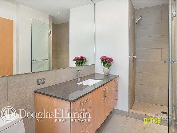 4th image of 8 Spruce St APT 59J