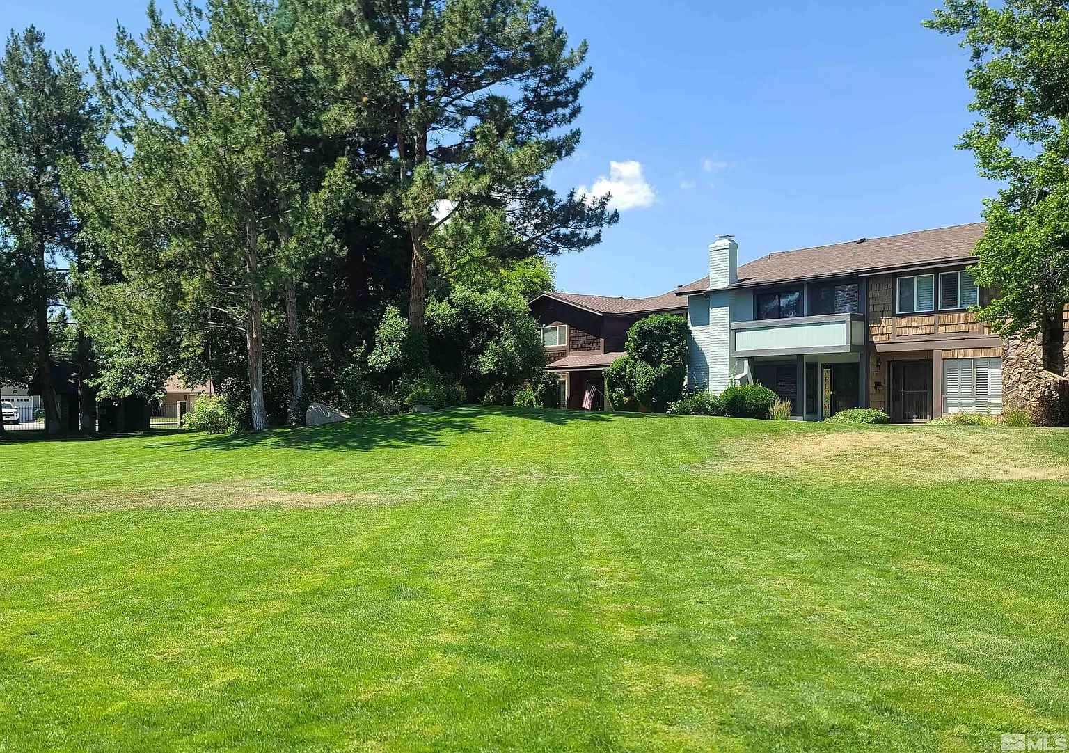 1407 Foster Dr photo 1