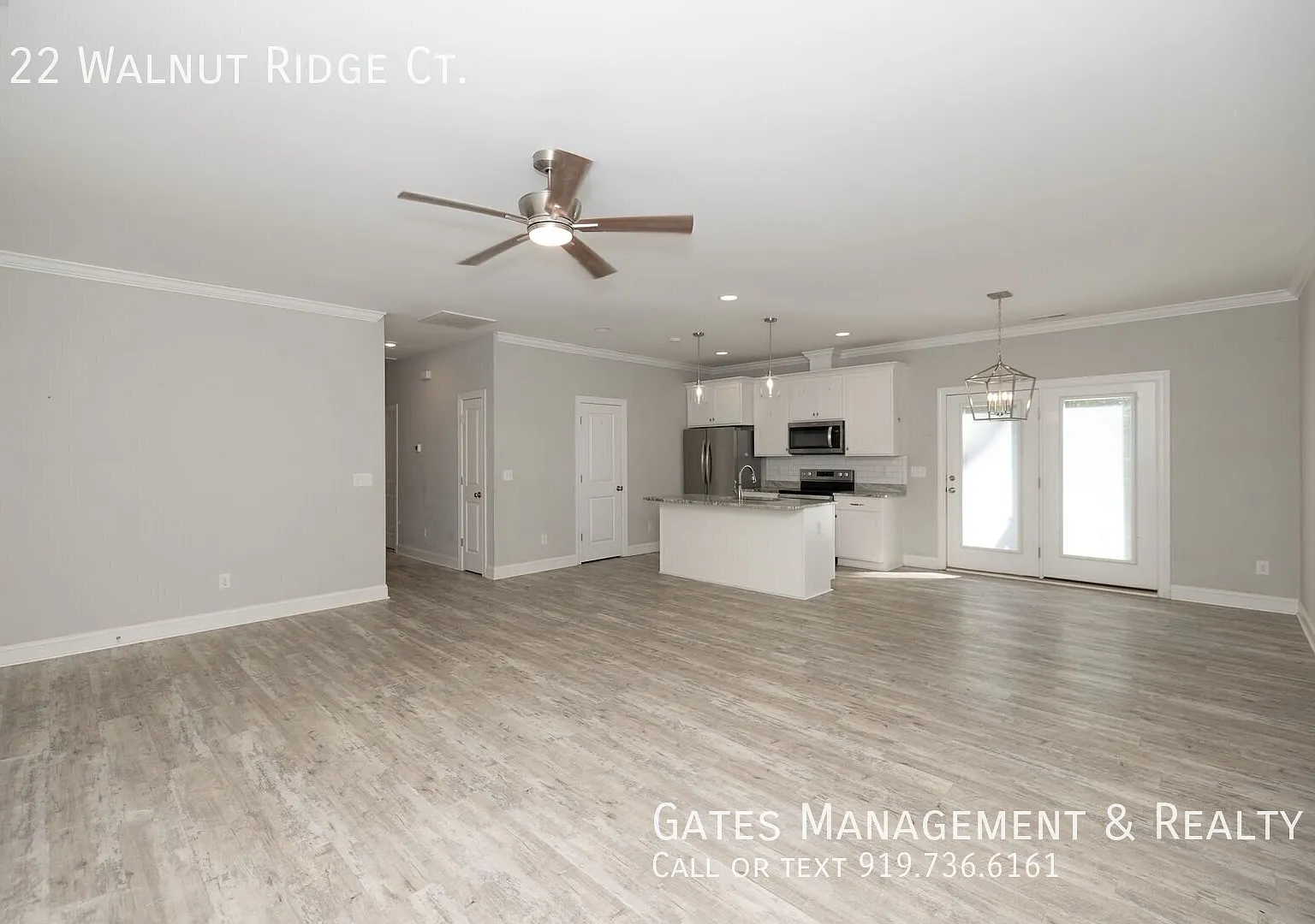 Charming Modern Home in Rougemont — Photo 4