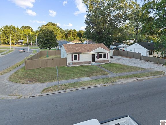 3rd image of 2900 Cornell St