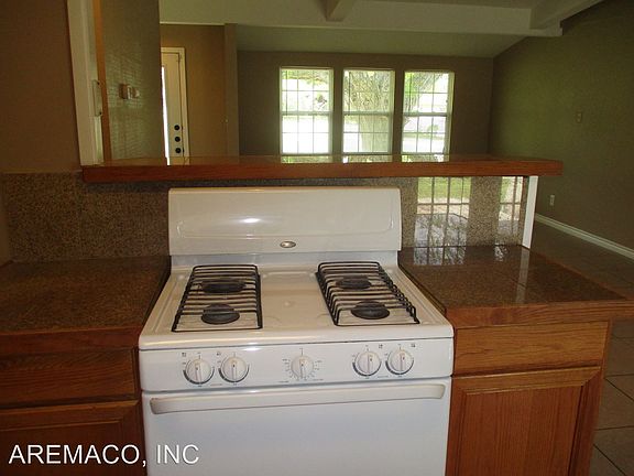 4th image of 12910 McBurnett Dr