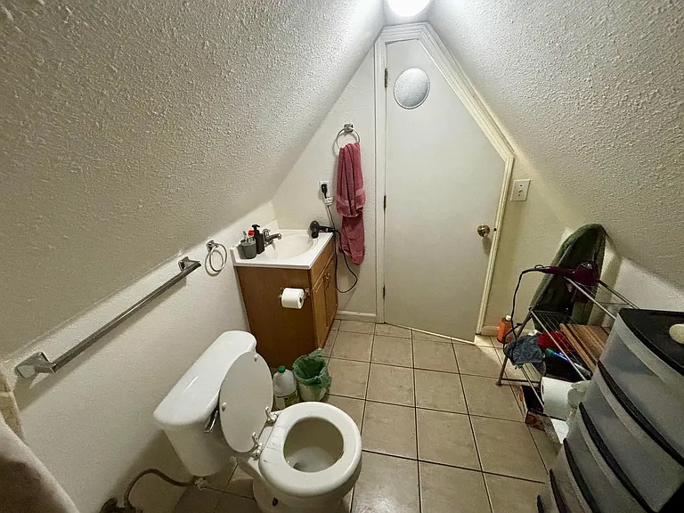 621 S Jefferson St — Photo 12