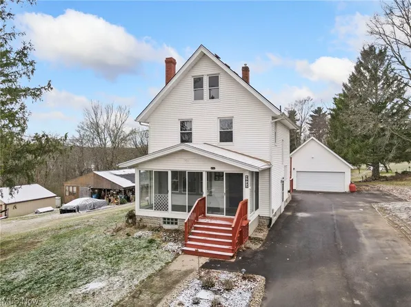 4042 Brookside Ct, Barberton, OH 44203