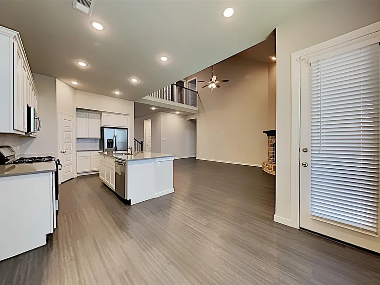 1552 Seminole Dr — Photo 15