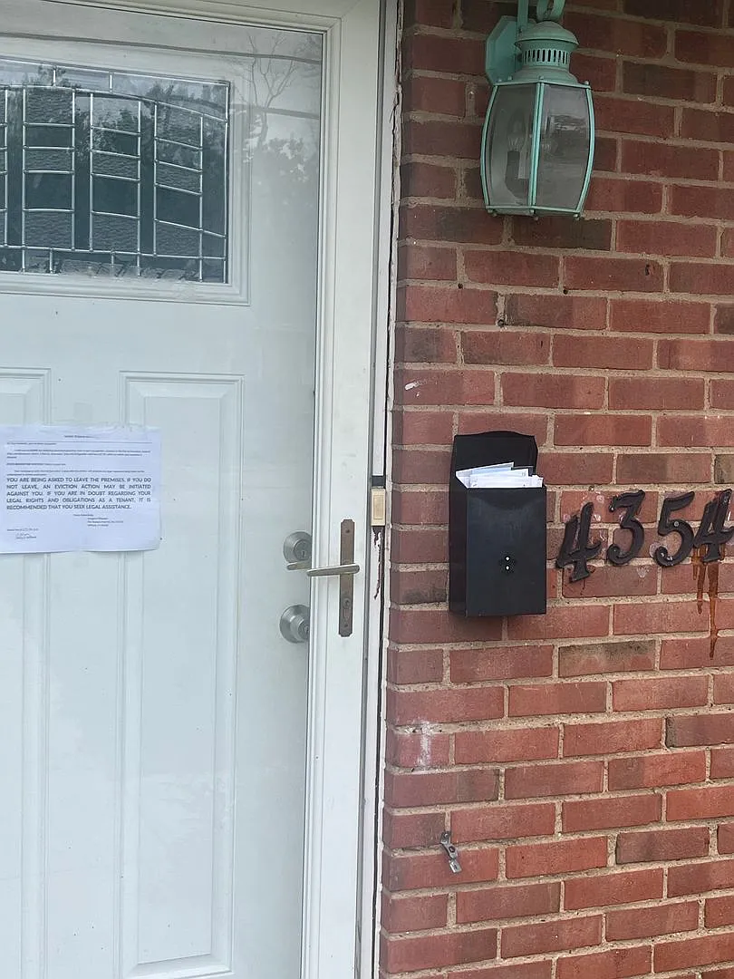 Cozy 2-Bedroom Ranch Home Classic Brick Style & Convenient Living! — Photo 4