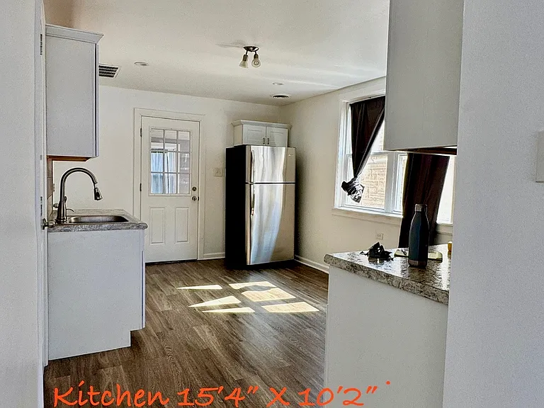2440 W Diversey Ave #2 — Photo 18