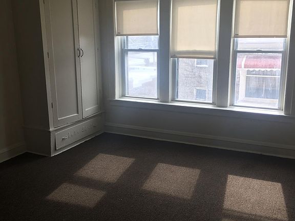 3rd image of 8035 S Saint Lawrence Ave APT 1