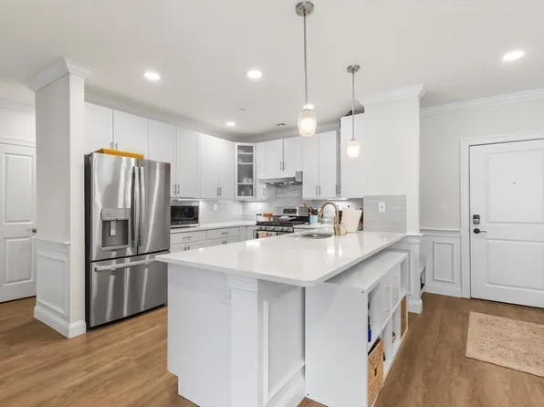 320 Middlesex Ave Unit B-205, Medford, MA 02155
