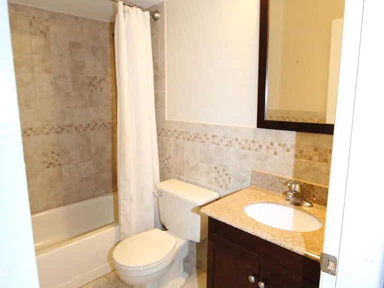 110 Biscayne Ct #8 — Photo 28