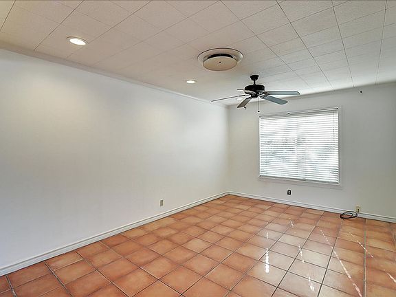 3rd image of 1333 Easthaven Dr