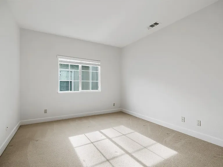 3rd room upstairs