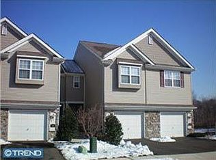 321 Fusilier Cir, Fort Washington, PA 19034