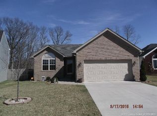 8241 Rachel Ln, Sellersburg, IN 47172