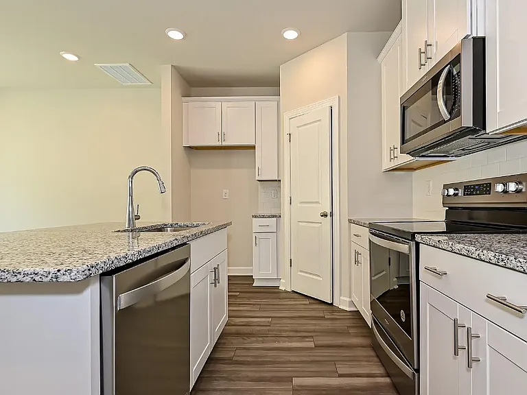 506 Tayberry Ln — Photo 6
