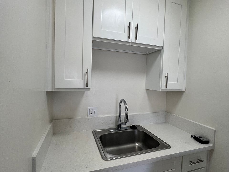 1st image of 1134 N East St APT A
