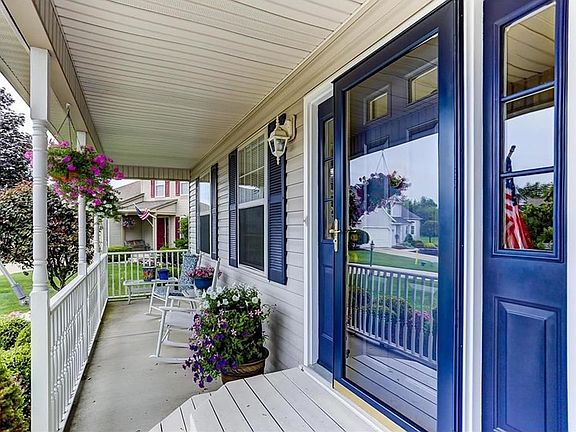 3rd image of 2625 Ashgrove Ct
