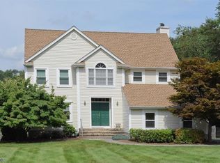 93 Park Ave, Randolph, NJ 07869