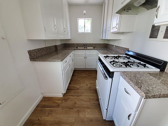 3rd image of 117 S 7th St #117