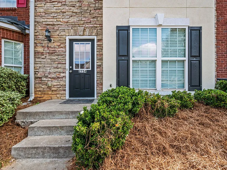 2754 Valley Green Dr — Photo 7