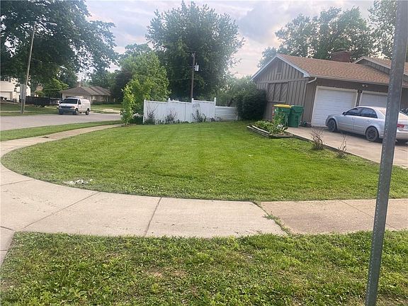 2nd image of 7901 Corona Ave