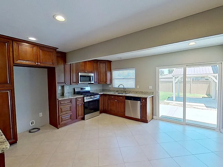 420 Adlena Dr — Photo 7
