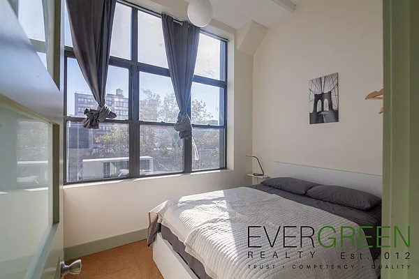Rented by Evergreen Apartments BK | media 62