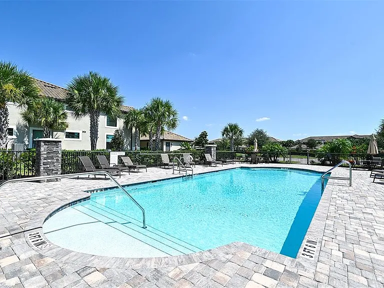 5567 Palmer Cir #104 — Photo 40