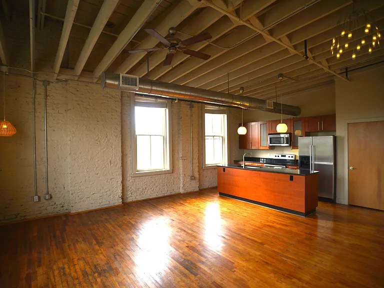 1300 Main St #301 — Photo 2